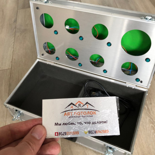 Алюминиевая табличка на кейсе