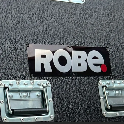 Алюминиевая табличка на кейсе