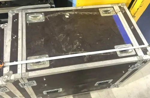 старый кофр из ламинированной фанеры