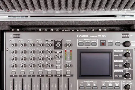 Кофр для видеообрудования видеомикшера Roland VR3 EX