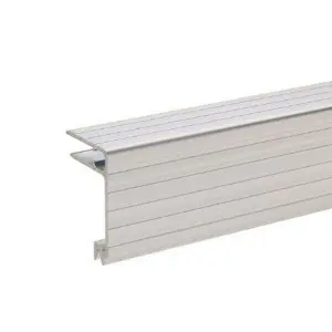 Adam Hall 6104 профиль угловой для крышки кофра 7 мм