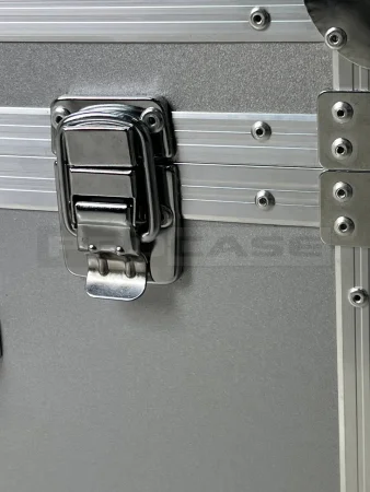 Кофр алюминиевый для оборудования на ножках