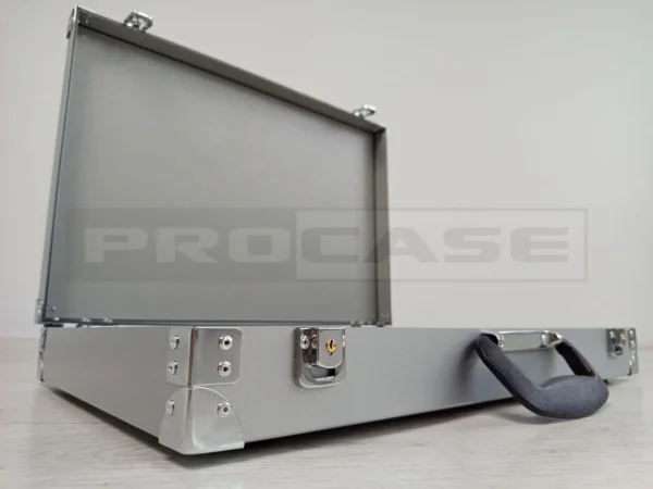 Кейс (кофр) универсальный без алюминиевого профиля