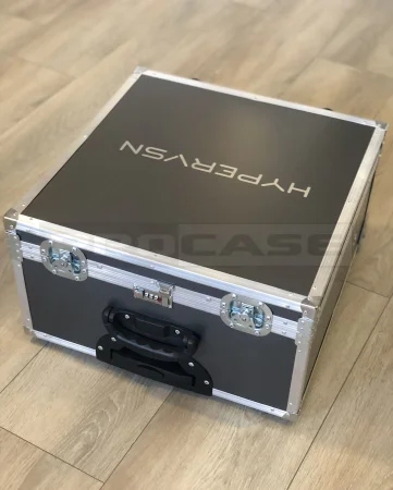 Кейс (кофр) с выдвижной ручкой Trediv