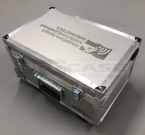 Кейс (кофр) с выдвижной ручкой Kofcase