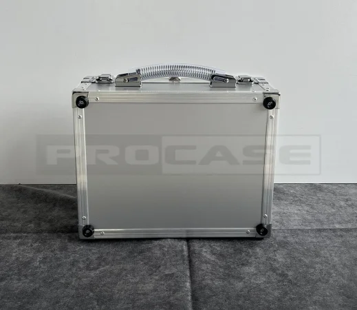 Алюминиевый кейс (кофр) для инструментов Алюминиевый кейс (кофр) для инструментов