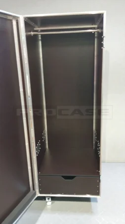 Шкаф для одежды и костюмов