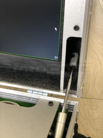 Алюминиевый кейс (кофр) со встроенным оборудованием (компьютером)