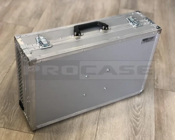Алюминиевый кейс (кофр) со встроенным оборудованием (компьютером)
