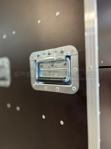 Кейс для реквизита с выдвижными ящиками