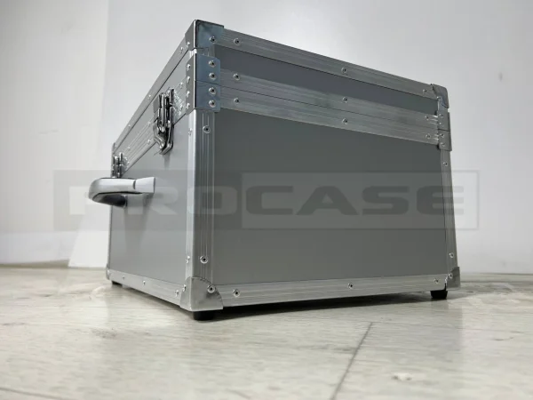 Кофр алюминиевый для оборудования на ножках