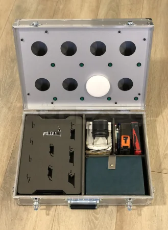 Кейс (кофр) для встроенных светильников с дополнительными отсеками