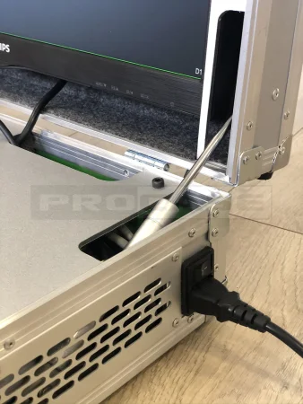 Алюминиевый кейс (кофр) со встроенным оборудованием (компьютером)