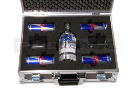 Кейс (кофр) для Absolut с 4 Red Bull Кейс (кофр) для Absolut с 4 Red Bull