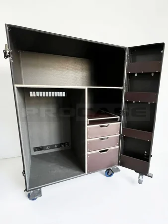 Шкаф для костюмов и одежды