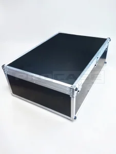 Кофр для монитора с отсеками для коммутации