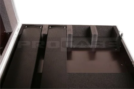 Кейс (кофр) для 4-х сателлитных колонок Maui 28 Кейс (кофр) для 4-х сателлитных колонок Maui 28