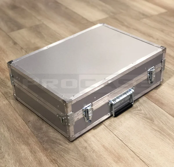 Кейс (кофр) для встроенных светильников с дополнительными отсеками