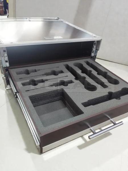 Кейс для микрофонов рековый 2U