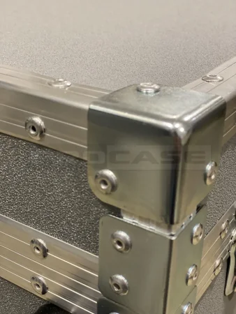 Кейс (кофр) с выдвижной ручкой Heltux