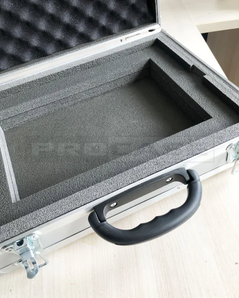 Алюминиевый кейс для ноутбука и планшета