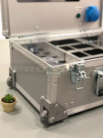 Алюминиевый кофр с выдвижными ручками 