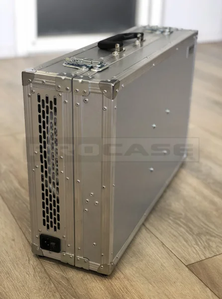 Алюминиевый кейс (кофр) со встроенным оборудованием (компьютером)
