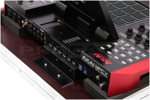 Кофр для драм машин Akai MPC X
