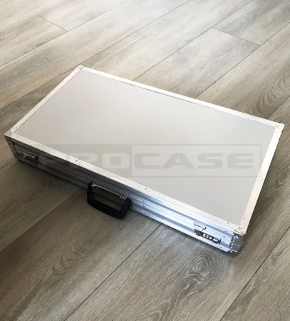 Кейс с кодовыми замками