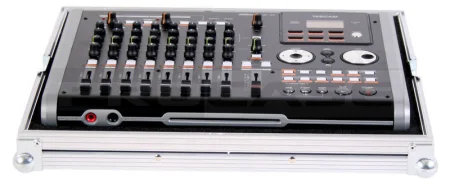 Кейс (кофр) для Tascam DP-02  02CF Кейс (кофр) для Tascam DP-02  02CF