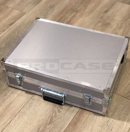 Кейс (кофр) для встроенных светильников с дополнительными отсеками