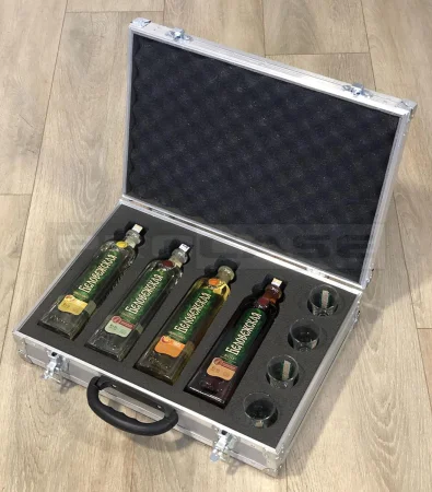 Кейс для подарков (для 4 бутылок)