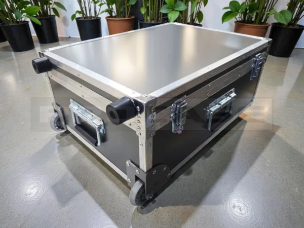 Алюминиевый ящик для спортивного инвентаря