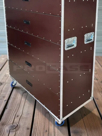 Кейс для реквизита с выдвижными ящиками