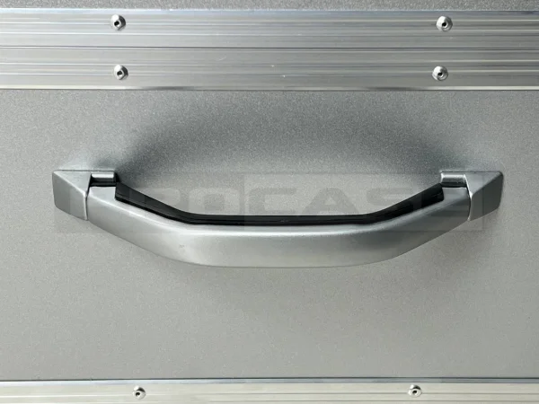 Кофр алюминиевый для оборудования на ножках