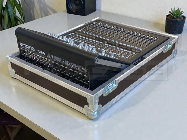 Кейс для DJ оборудования