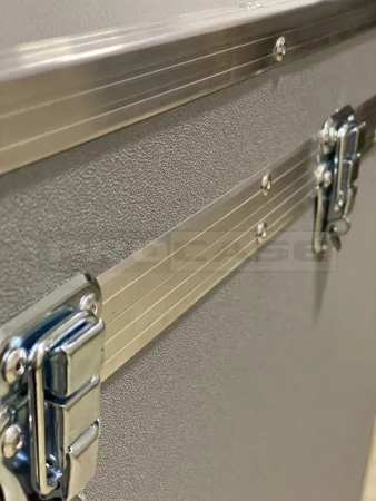 Кейс (кофр) с выдвижной ручкой Heltux