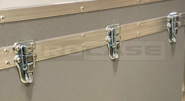 Кейс (кофр) с выдвижной ручкой Heltux