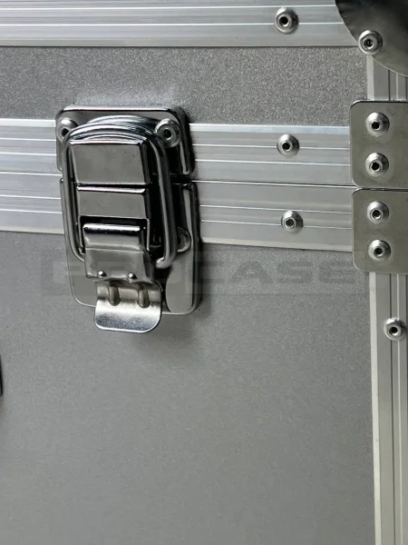 Кофр алюминиевый для оборудования на ножках