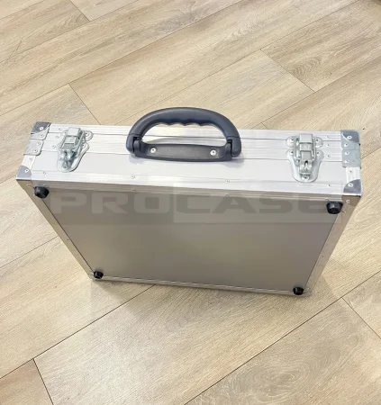 Алюминиевый кейс (кофр) для ноутбука