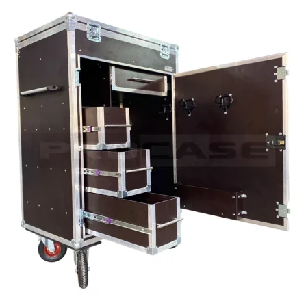 Шкаф (ларь) для конной амуниции Контаж Шкаф (ларь) для конной амуниции Контаж