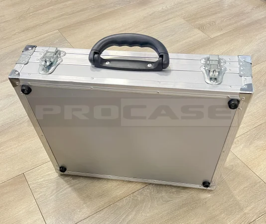 Алюминиевый кейс (кофр) для ноутбука