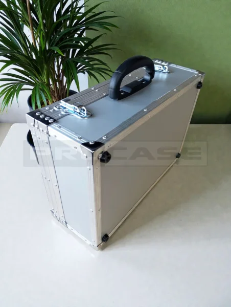 Алюминиевый кейс для инструментов с отсеком для документов